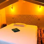 Charming Attic With Balcony & Swimming Pool Apartmán Desenzano del Garda