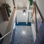 Apartmán Charming Attic With Balcony & Swimming Pool Desenzano del Garda
