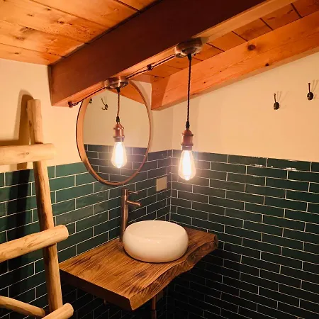 Apartment Charming Attic With Balcony & Swimming Pool