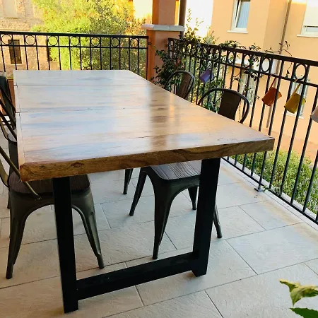 Apartment Charming Attic With Balcony & Swimming Pool Desenzano del Garda
