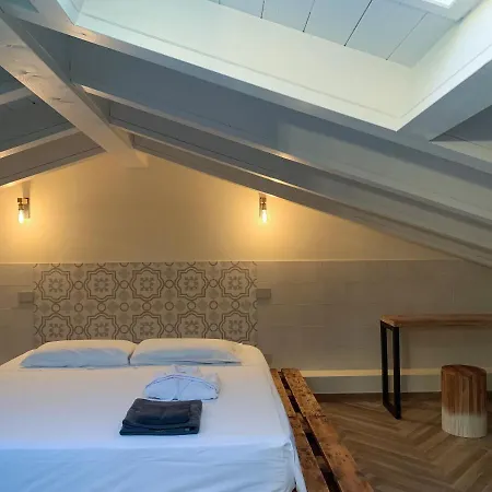 Apartment Charming Attic With Balcony & Swimming Pool *