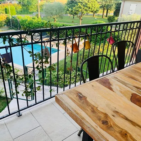 Charming Attic With Balcony & Swimming Pool * デセンツァーノ・デル・ガルダ