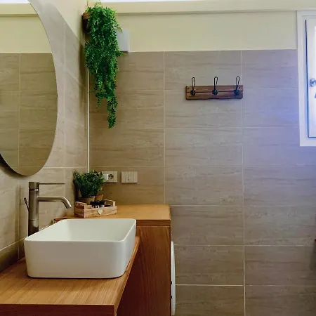 アパート Charming Attic With Balcony & Swimming Pool